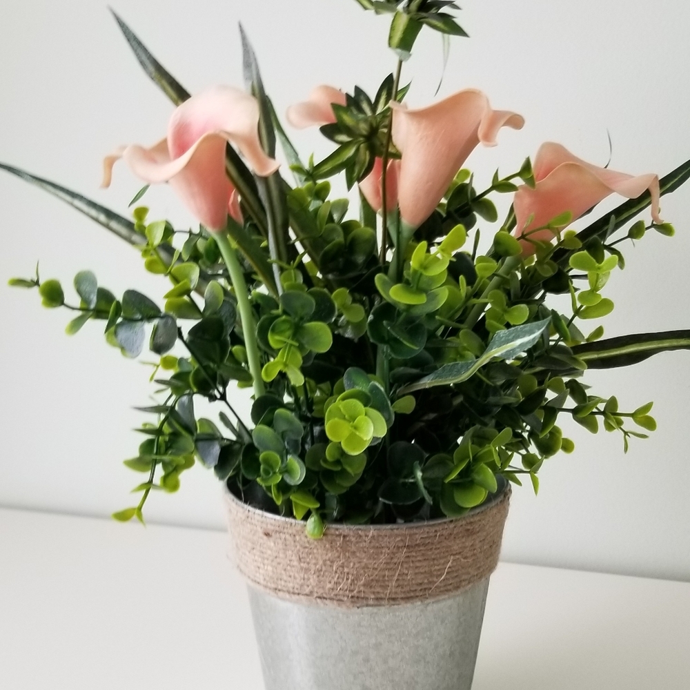 Calla Lily Arrangement